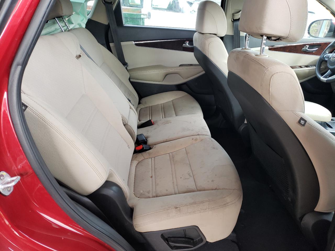 2017 Kia Sorento - Image 10