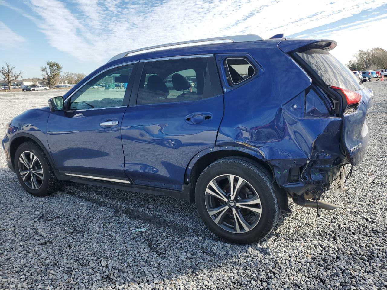2018 Nissan Rogue - Image 2