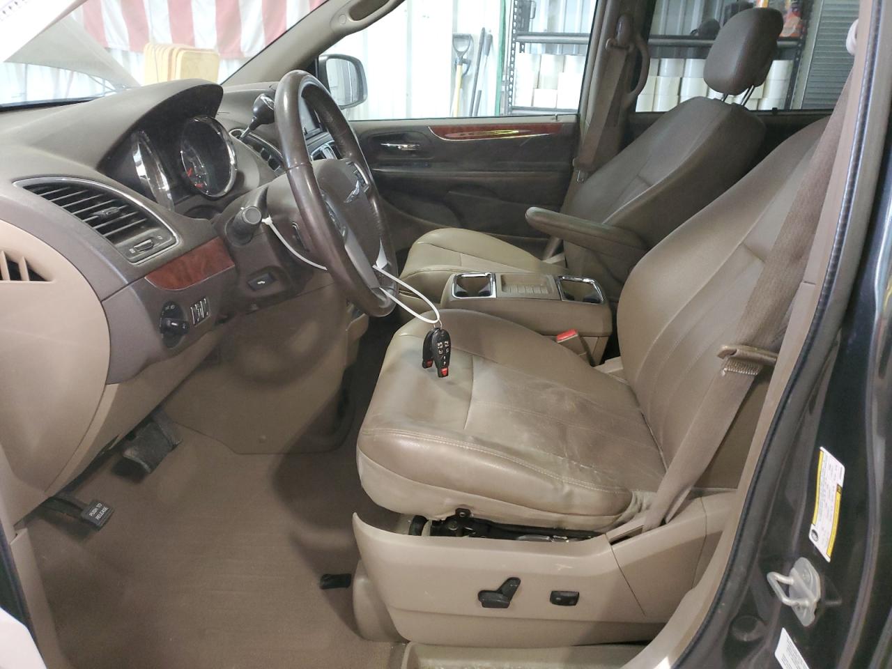 2012 Chrysler Town & Country - Image 7