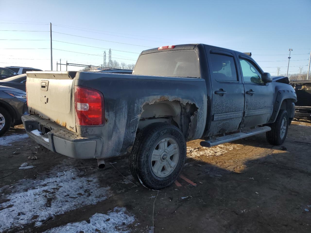 2009 Chevrolet Silverado - Image 3