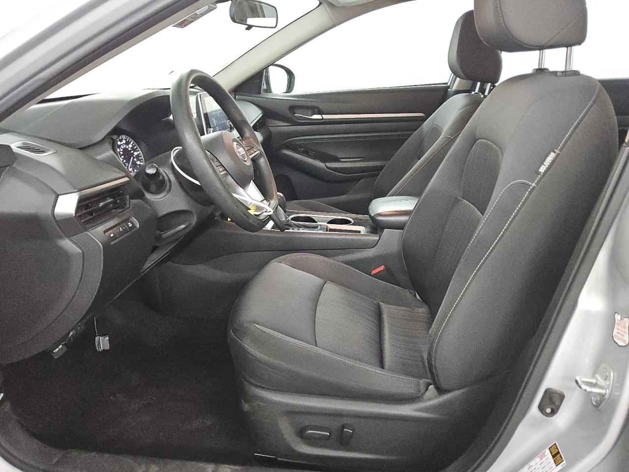 2021 Nissan Altima - Image 7