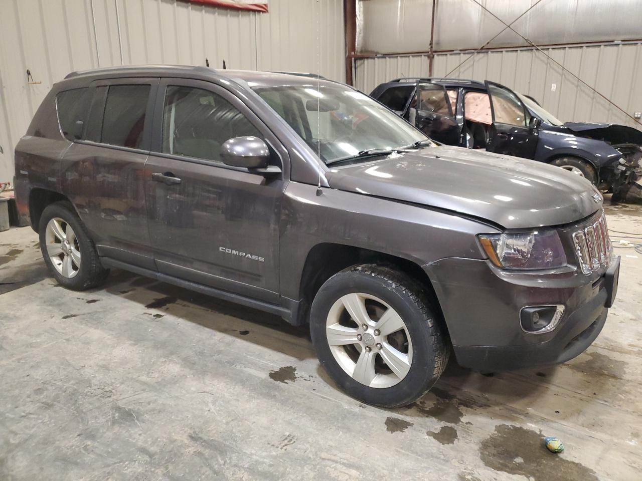 VIN 1C4NJDEB3FD427324 2015 JEEP COMPASS no.4