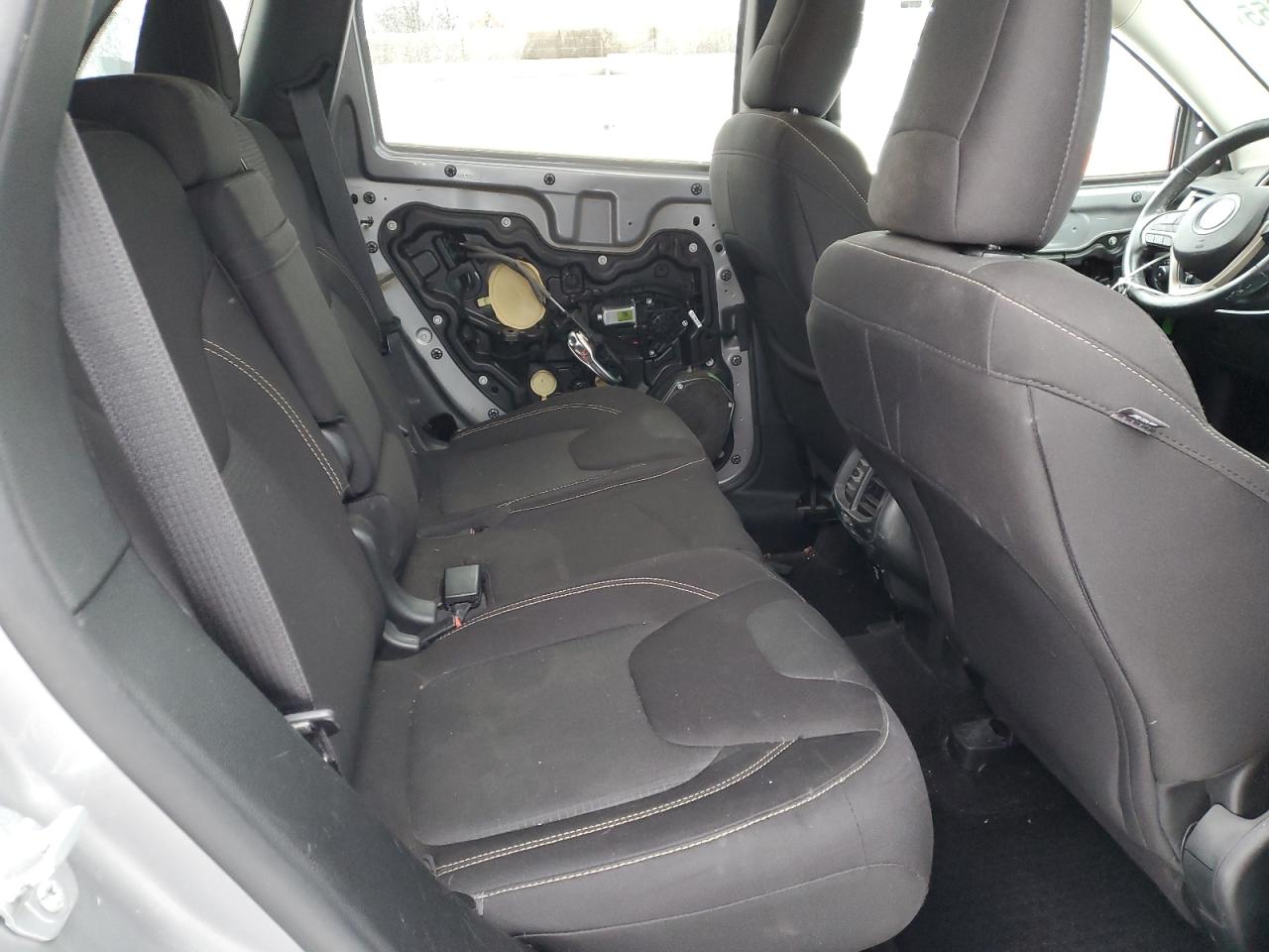 2015 Jeep Grand Cherokee - Image 11