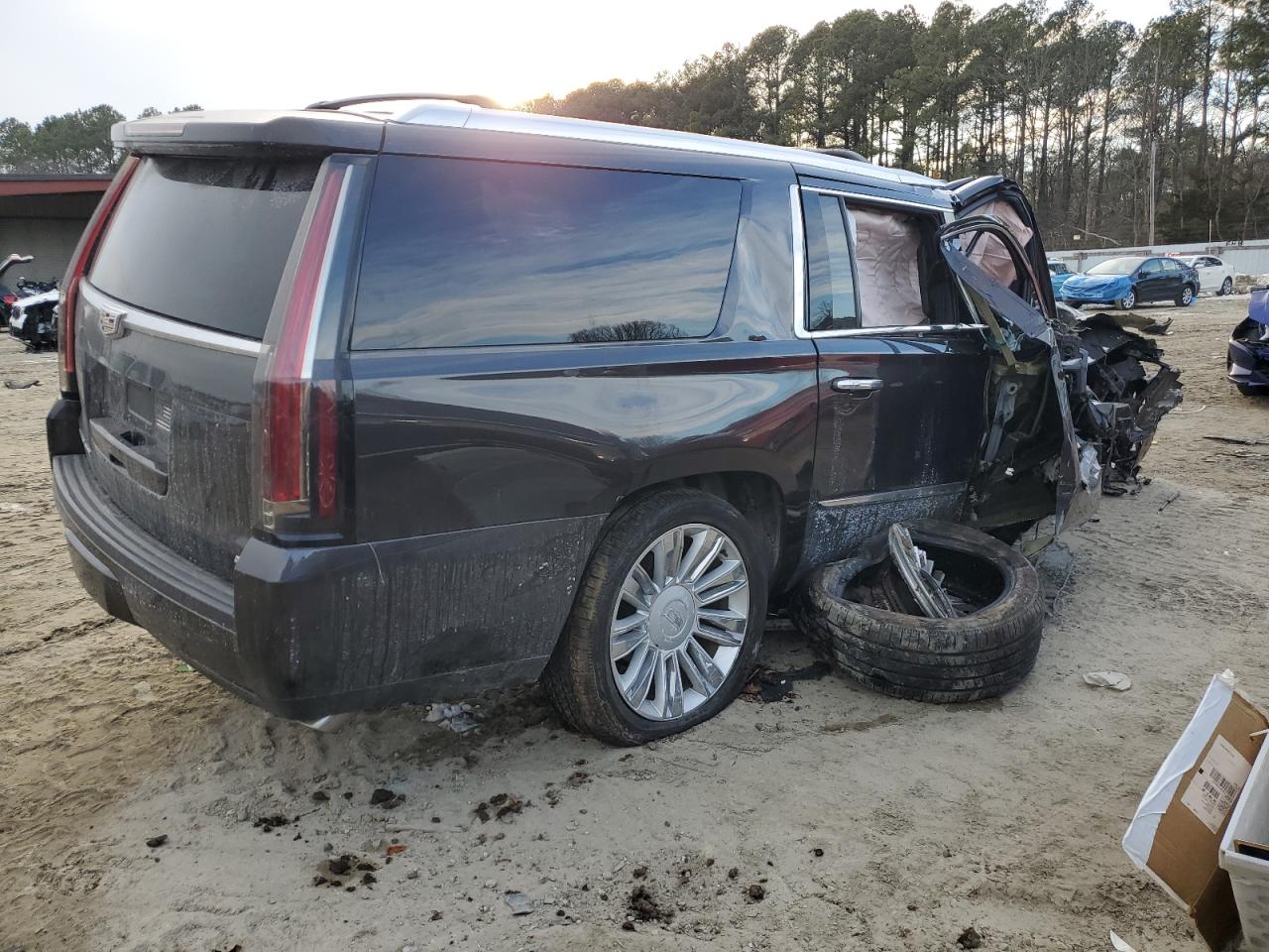 2015 Cadillac Escalade - Image 3