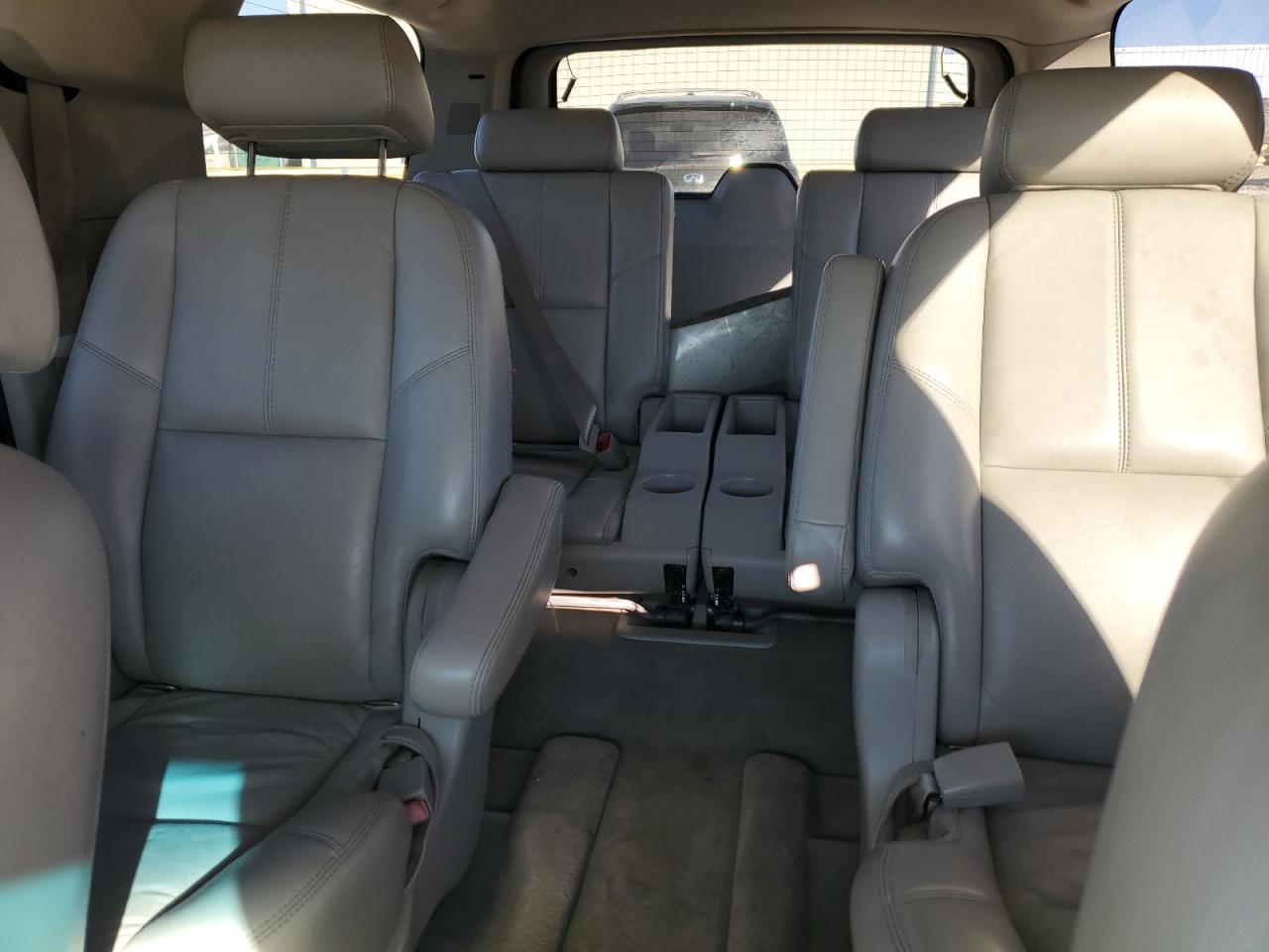2007 GMC Yukon - Image 10