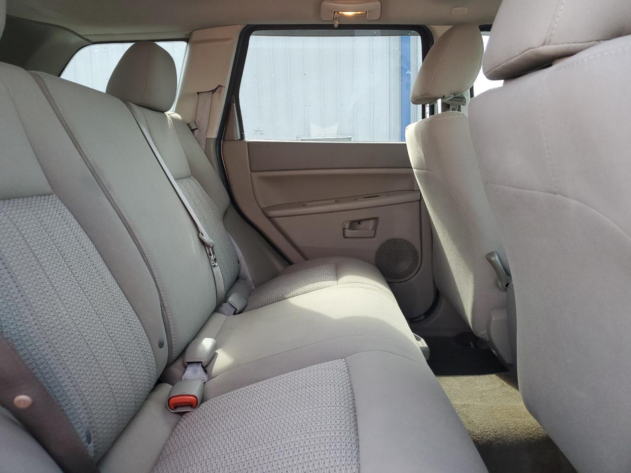 2007 Jeep Grand Cherokee - Image 11