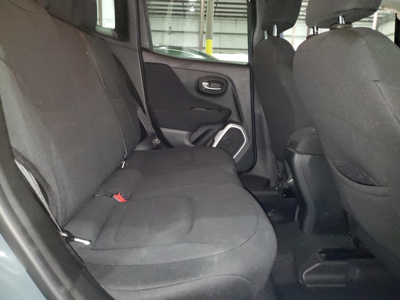 2018 Jeep Renegade - Image 10