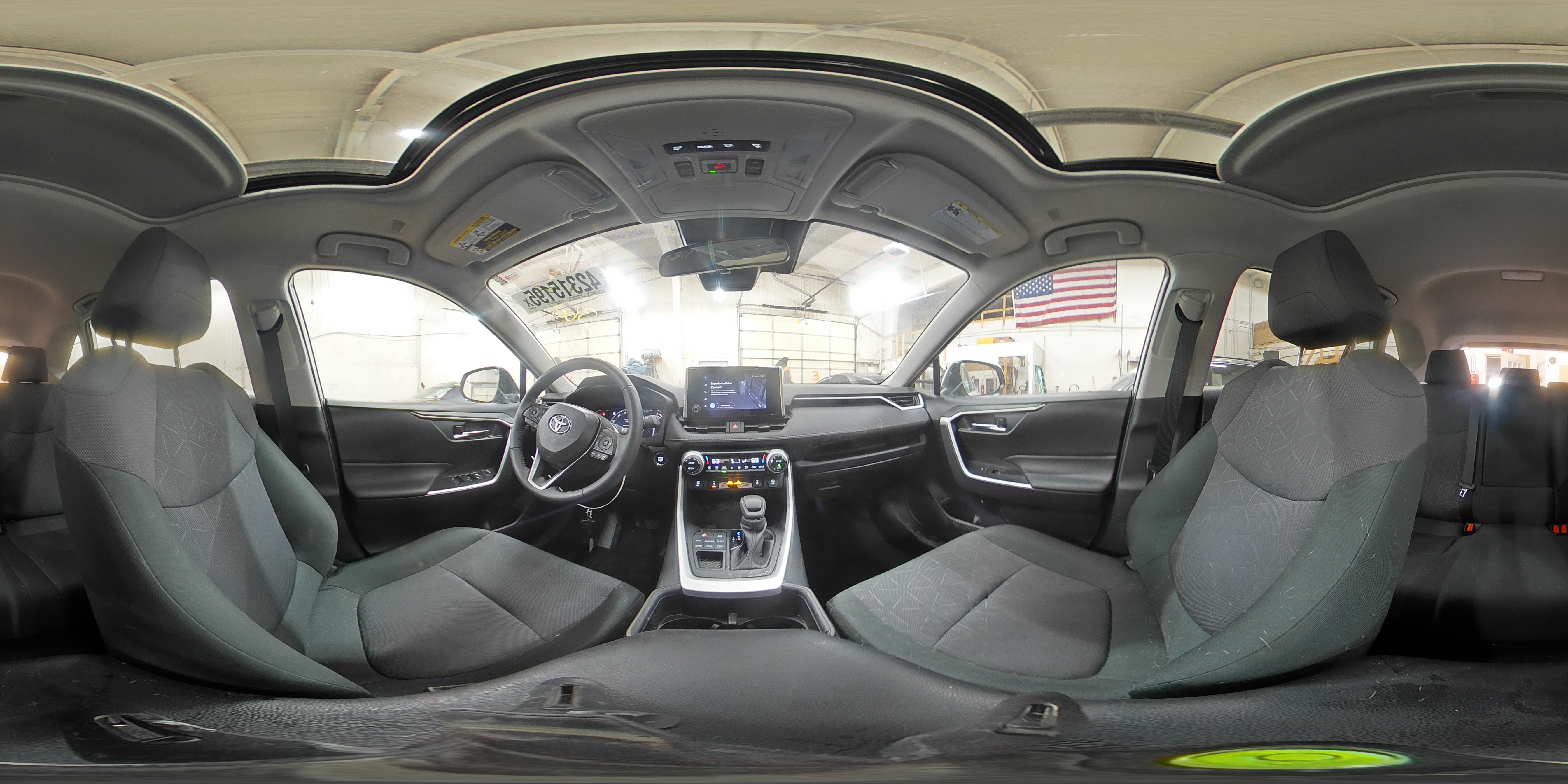 2024 Toyota RAV 4 - Image 14