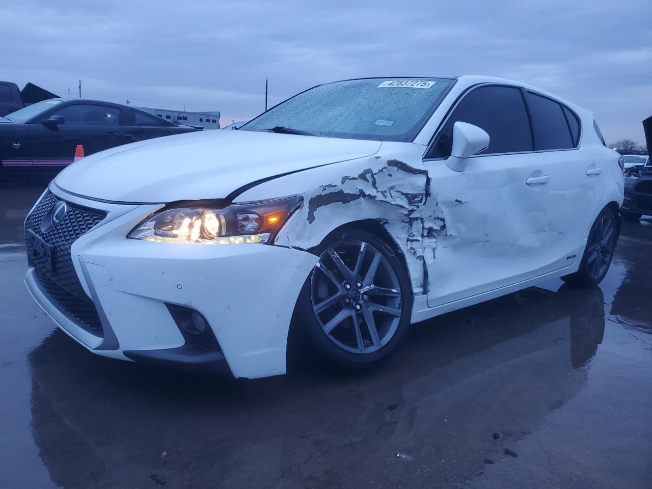 2015 Lexus CT - Image 1