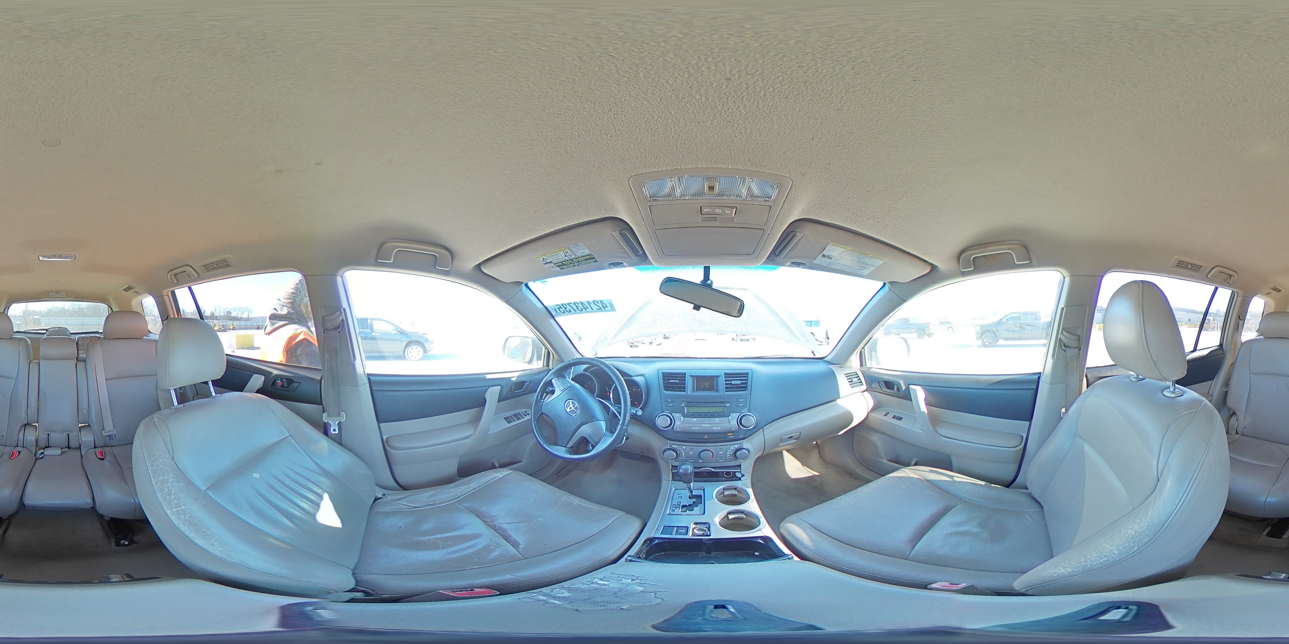 2010 Toyota Highlander - Image 13