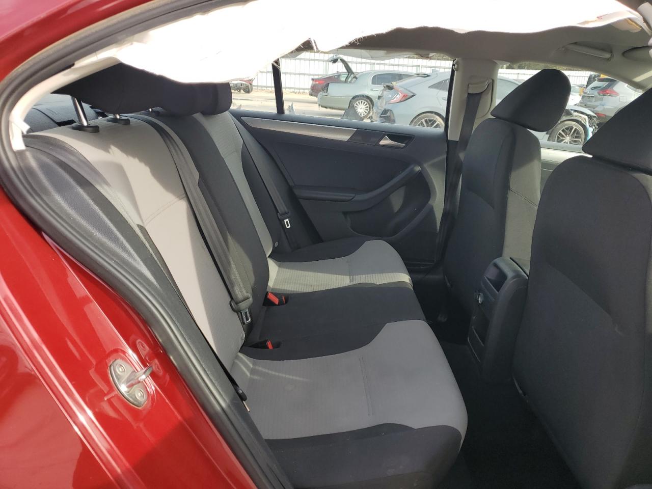 2017 Volkswagen Jetta - Image 10