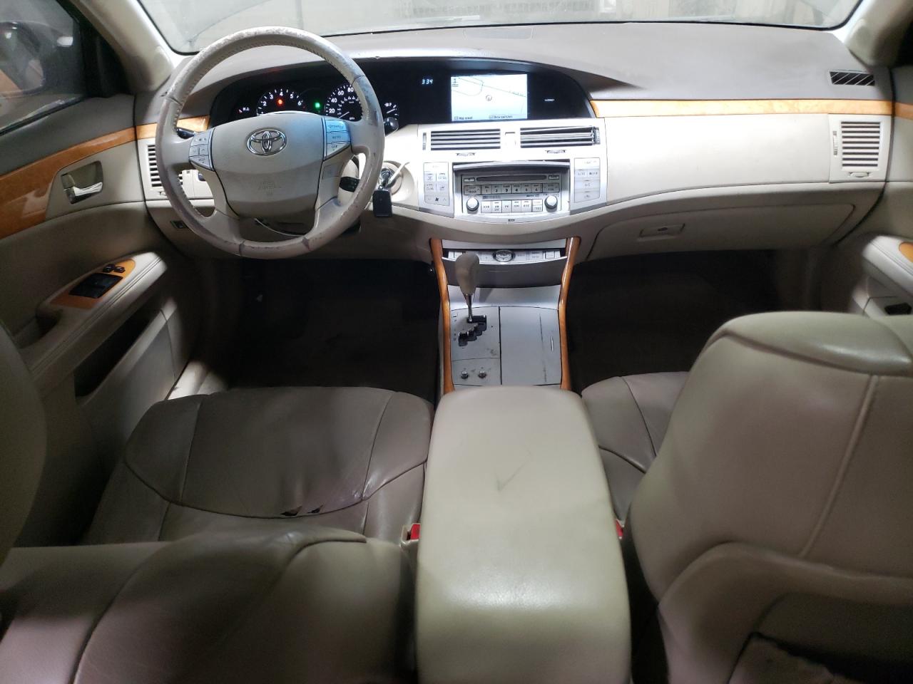 2005 Toyota Avalon - Image 8