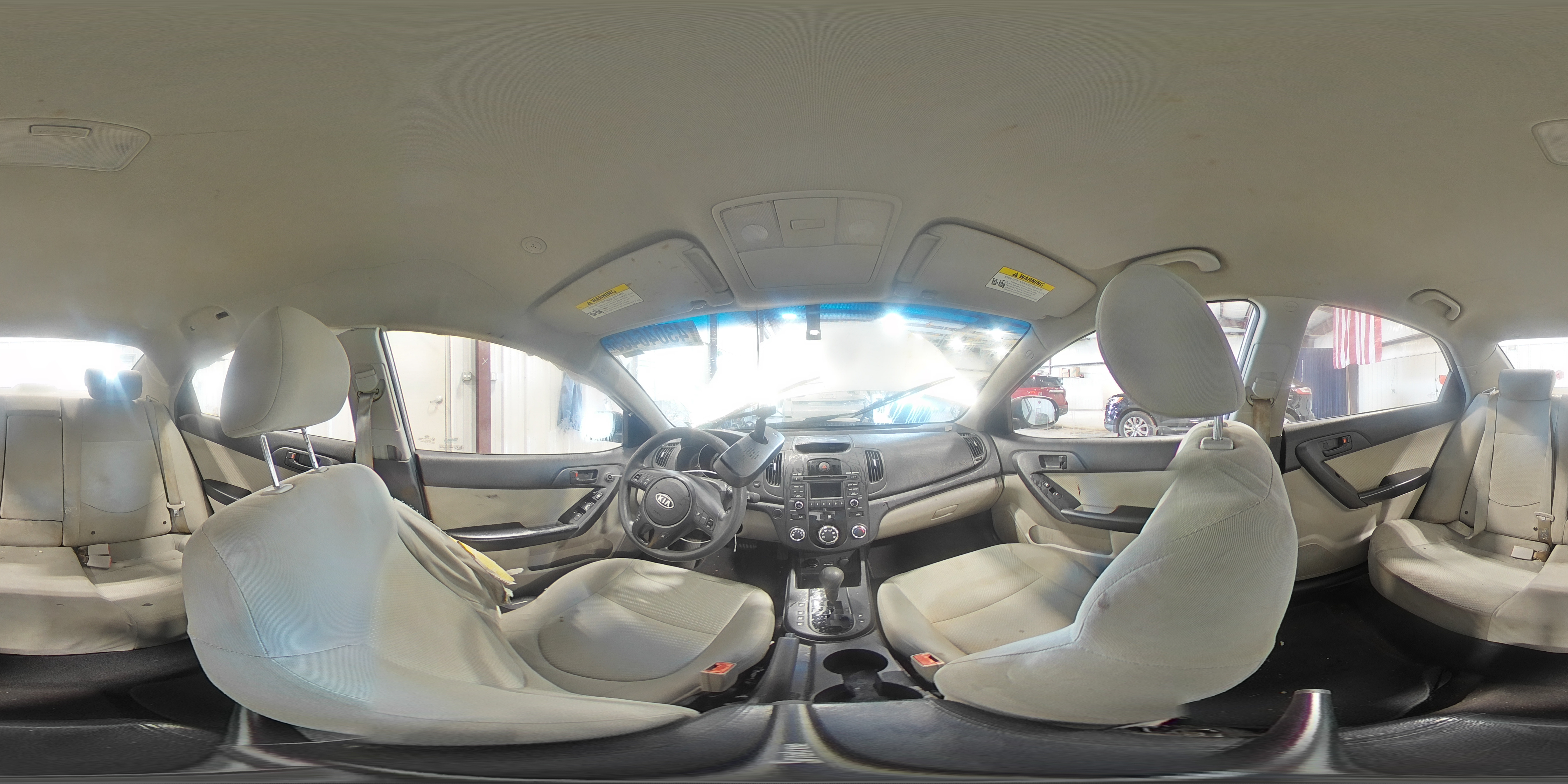 2010 Kia Forte - Image 13