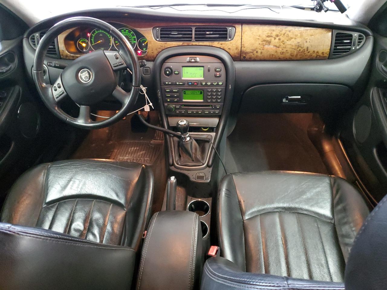 2004 Jaguar X-Type - Image 8