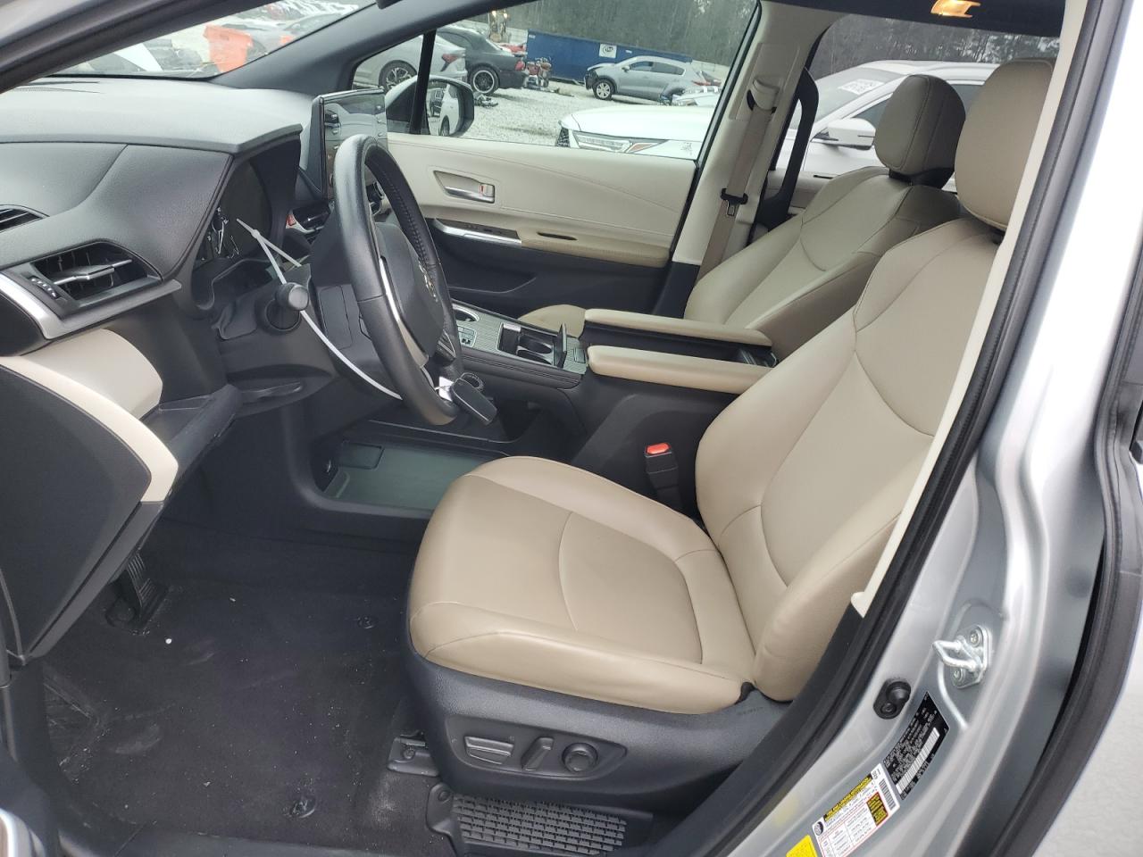 2021 Toyota Sienna - Image 7