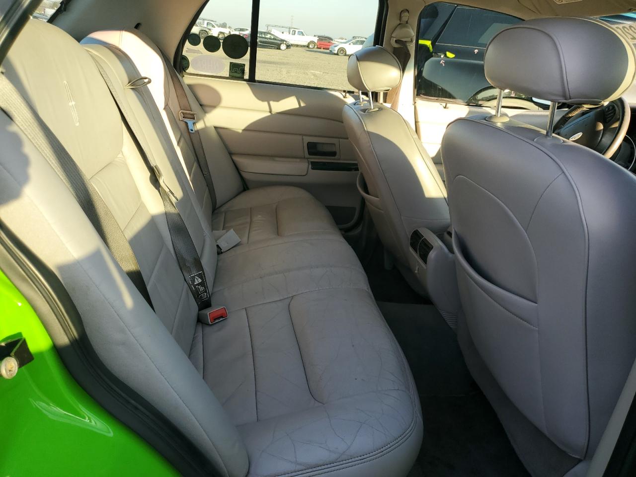 2004 Ford Crown Victoria - Image 10