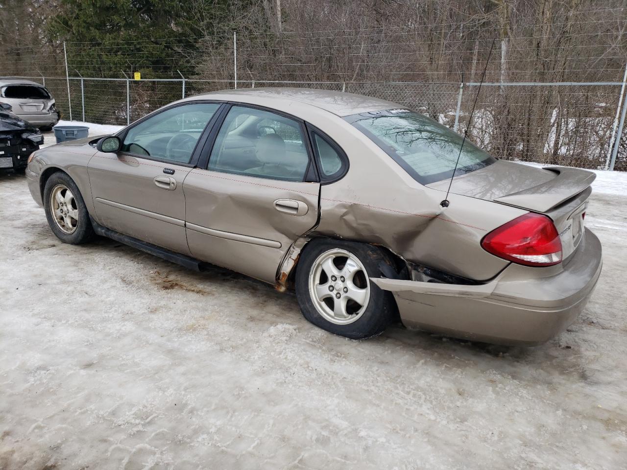 2005 Ford Taurus - Image 2
