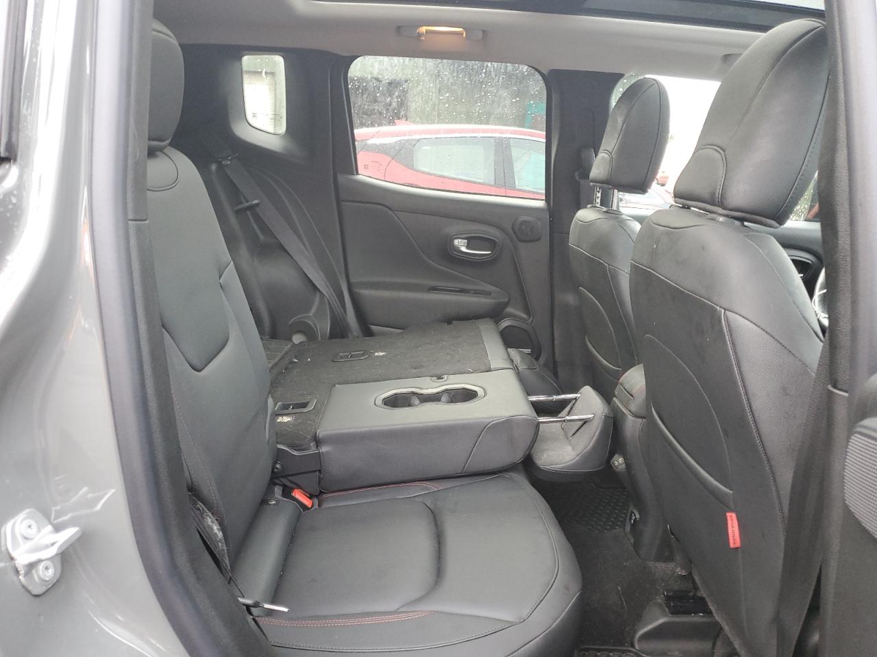 2021 Jeep Renegade - Image 11