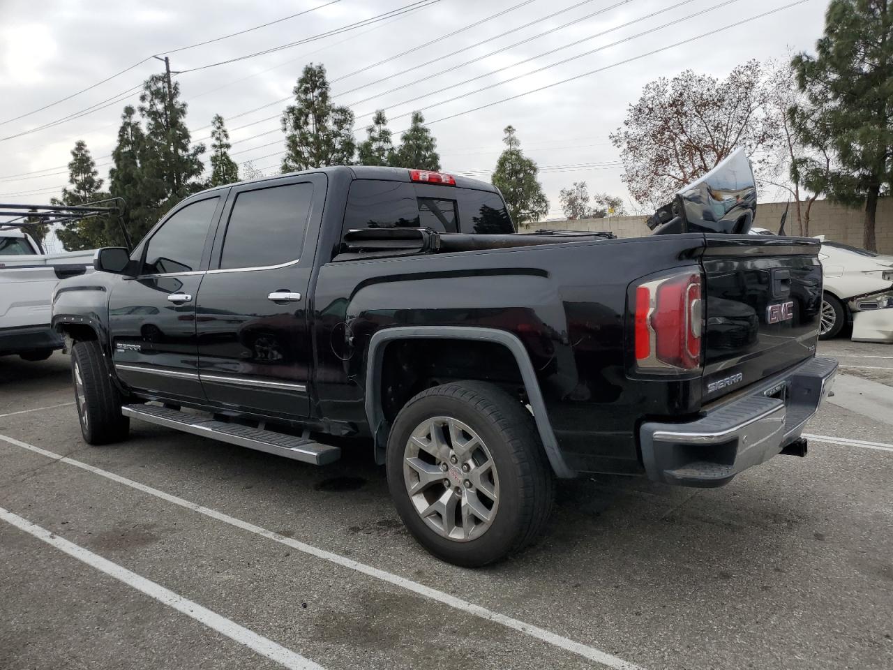 2018 GMC Sierra - Image 2
