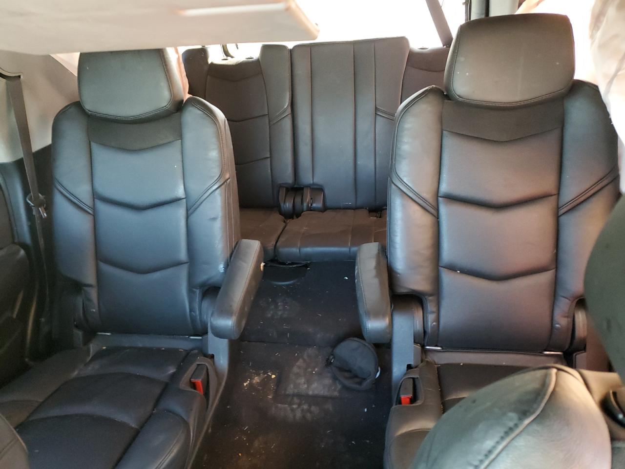 2016 Cadillac Escalade - Image 10