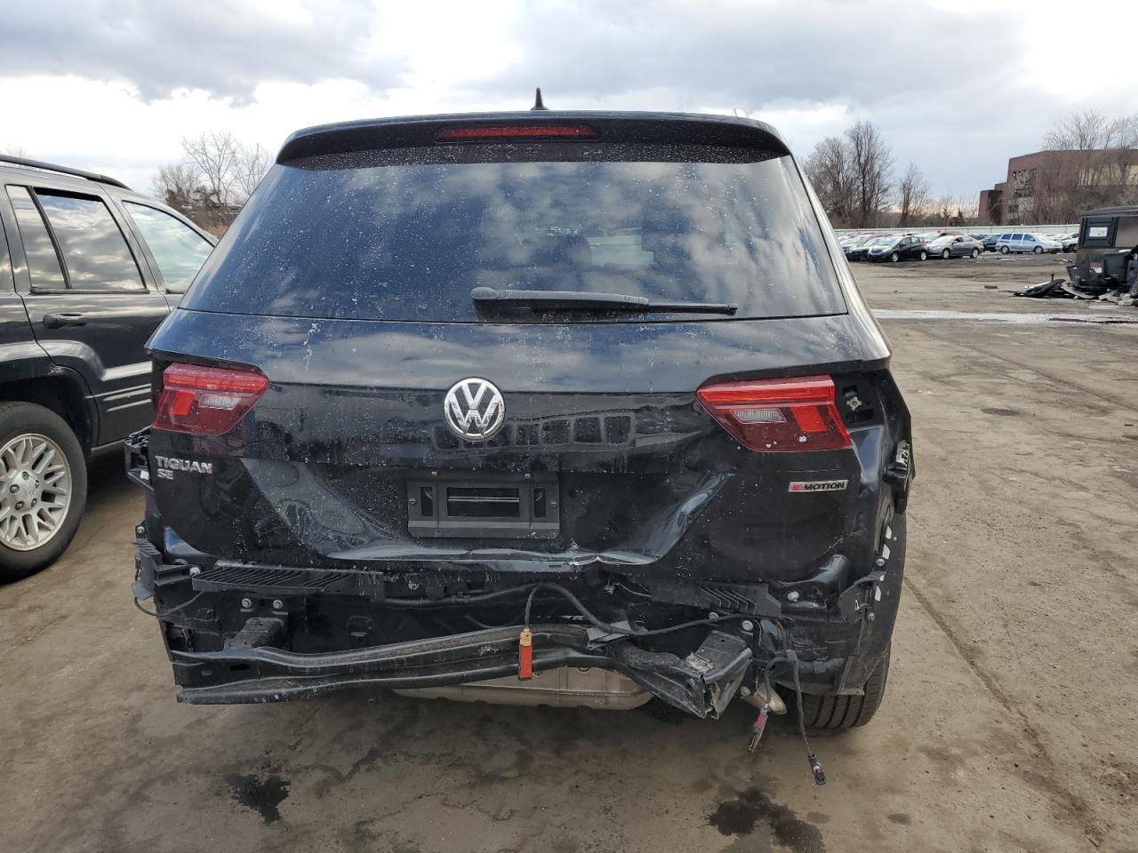 2021 Volkswagen Tiguan - Image 6