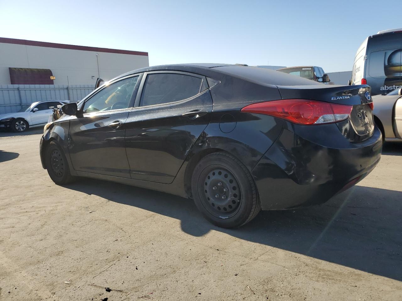 2013 Hyundai Elantra - Image 2