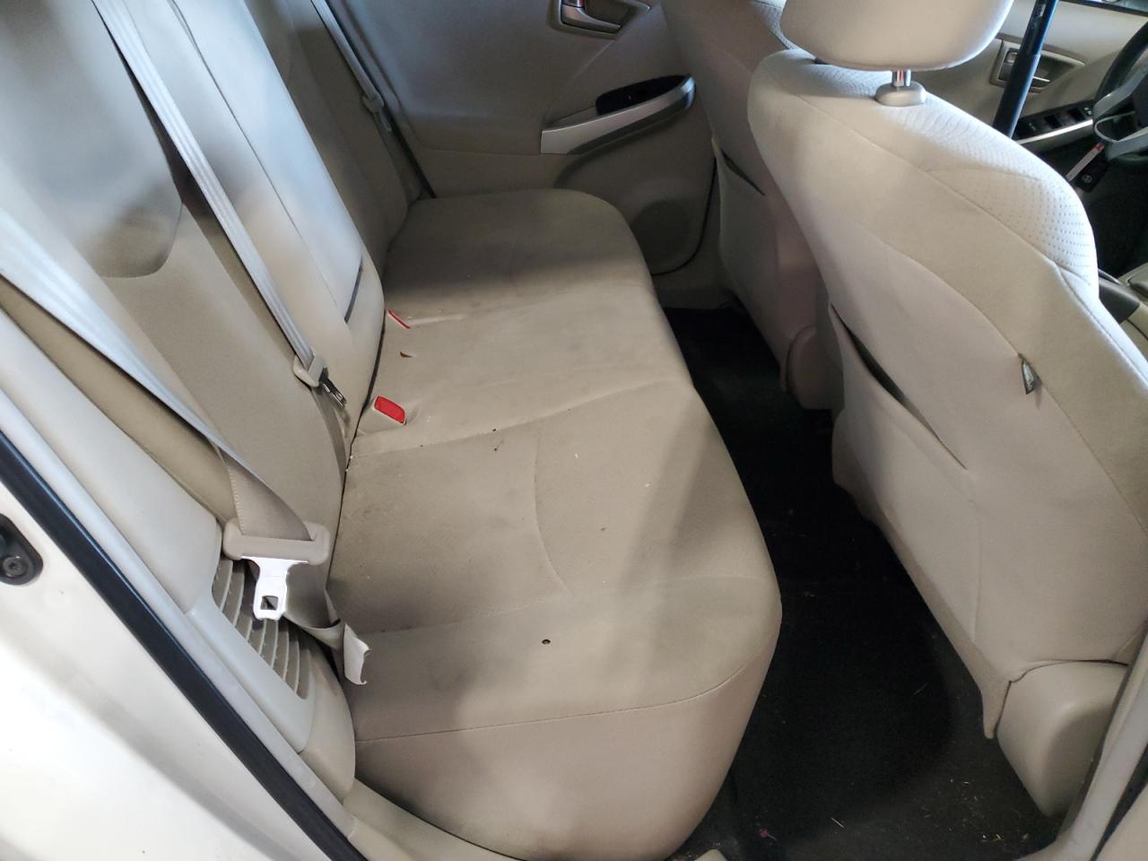 2014 Toyota Prius - Image 10