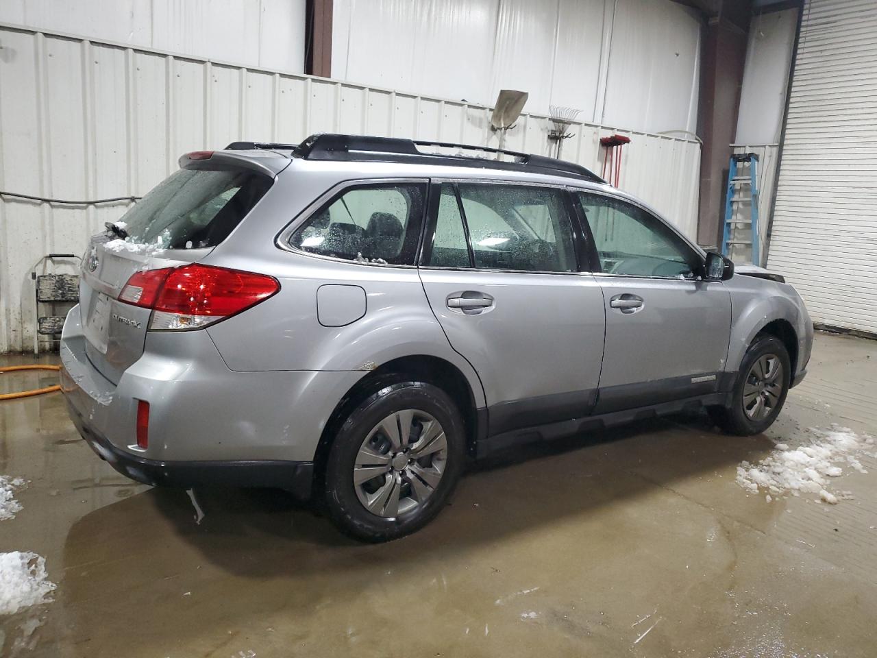 2011 Subaru Outback - Image 3