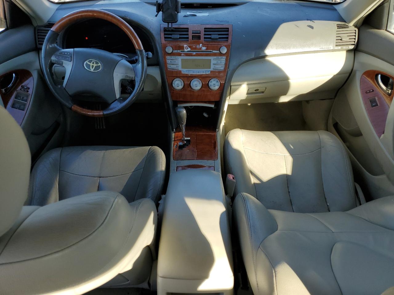 2011 Toyota Camry - Image 8