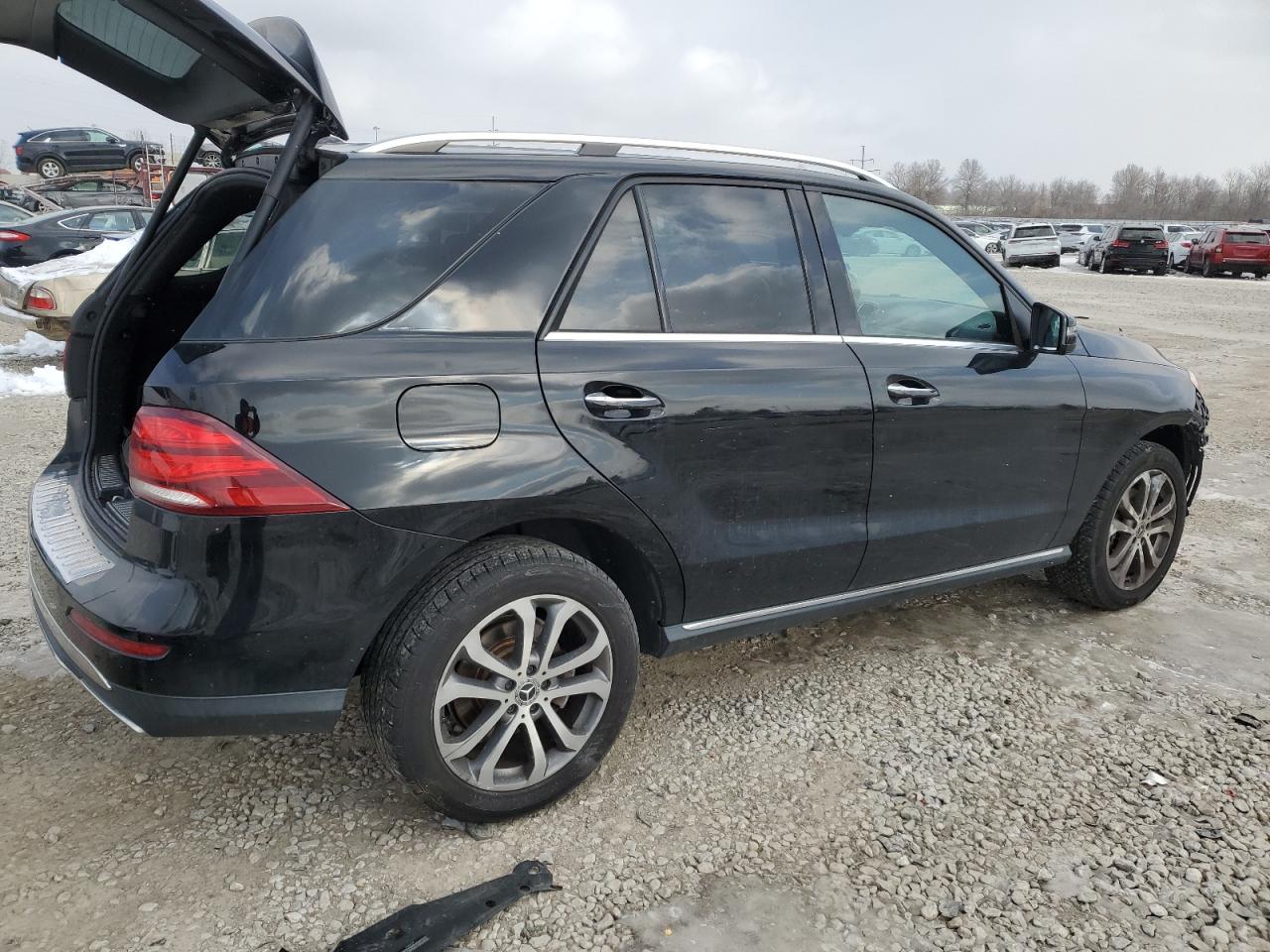2018 Mercedes-Benz GLE - Image 3