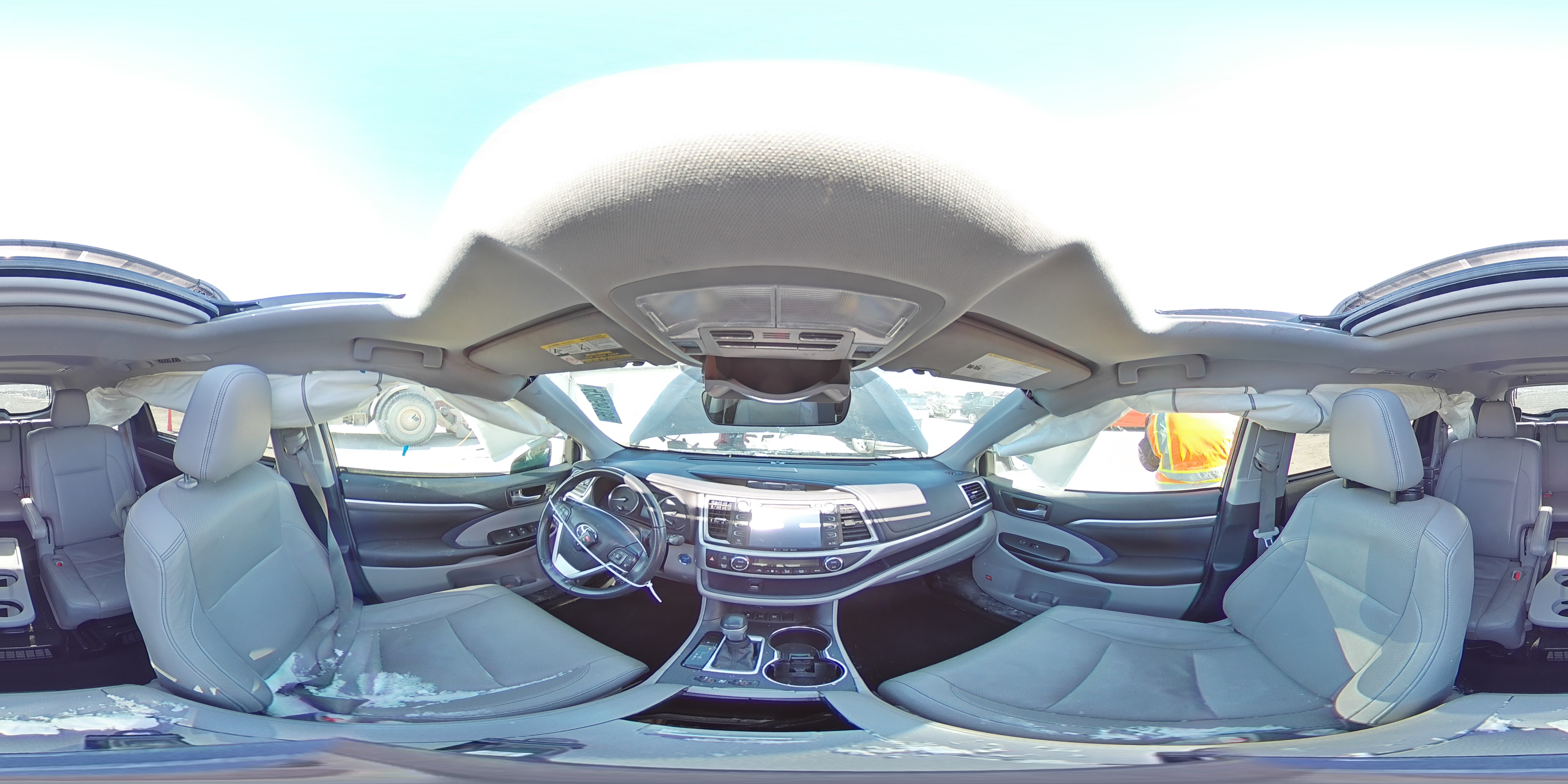 2017 Toyota Highlander - Image 14