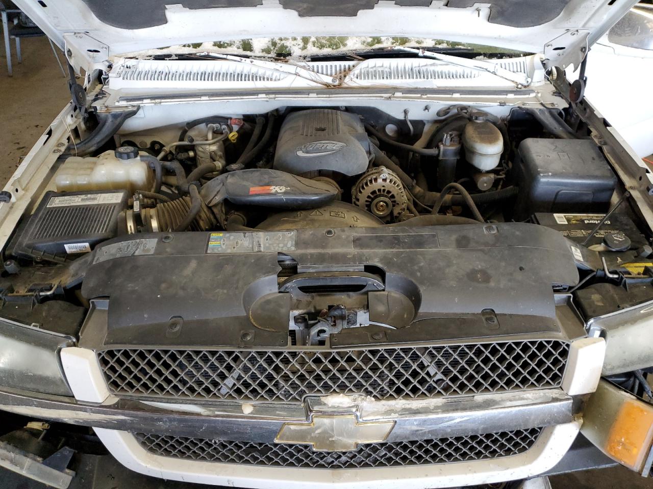 2003 Chevrolet Silverado - Image 13