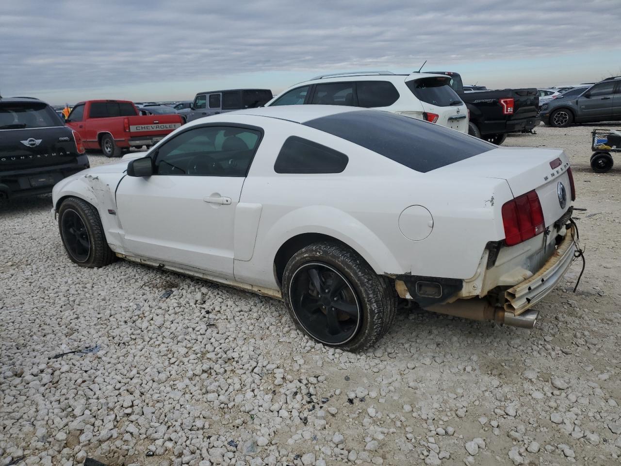 2007 Ford Mustang - Image 2