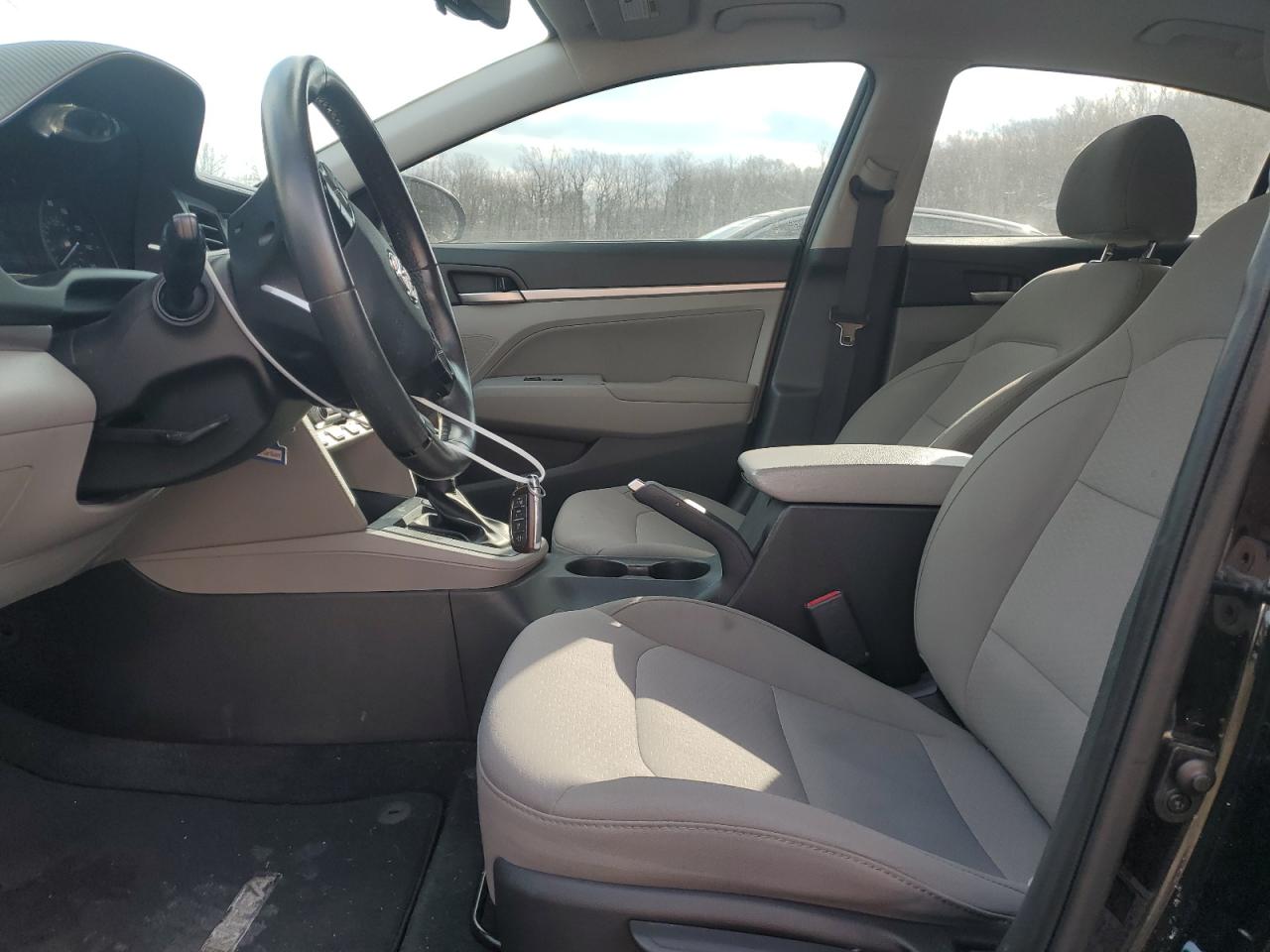 2019 Hyundai Elantra - Image 7