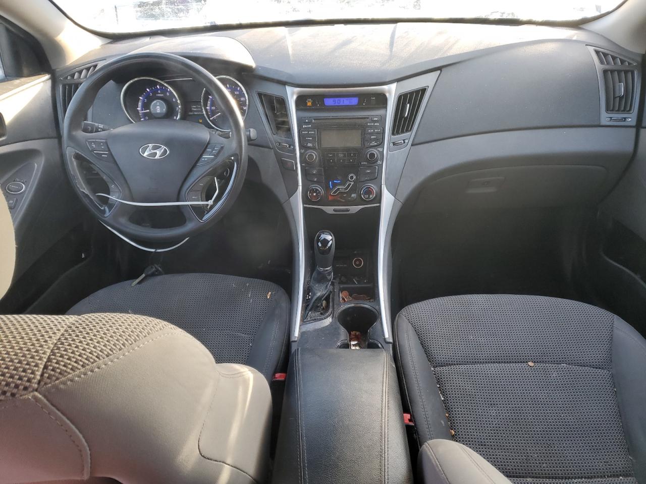 2012 Hyundai Sonata - Image 8