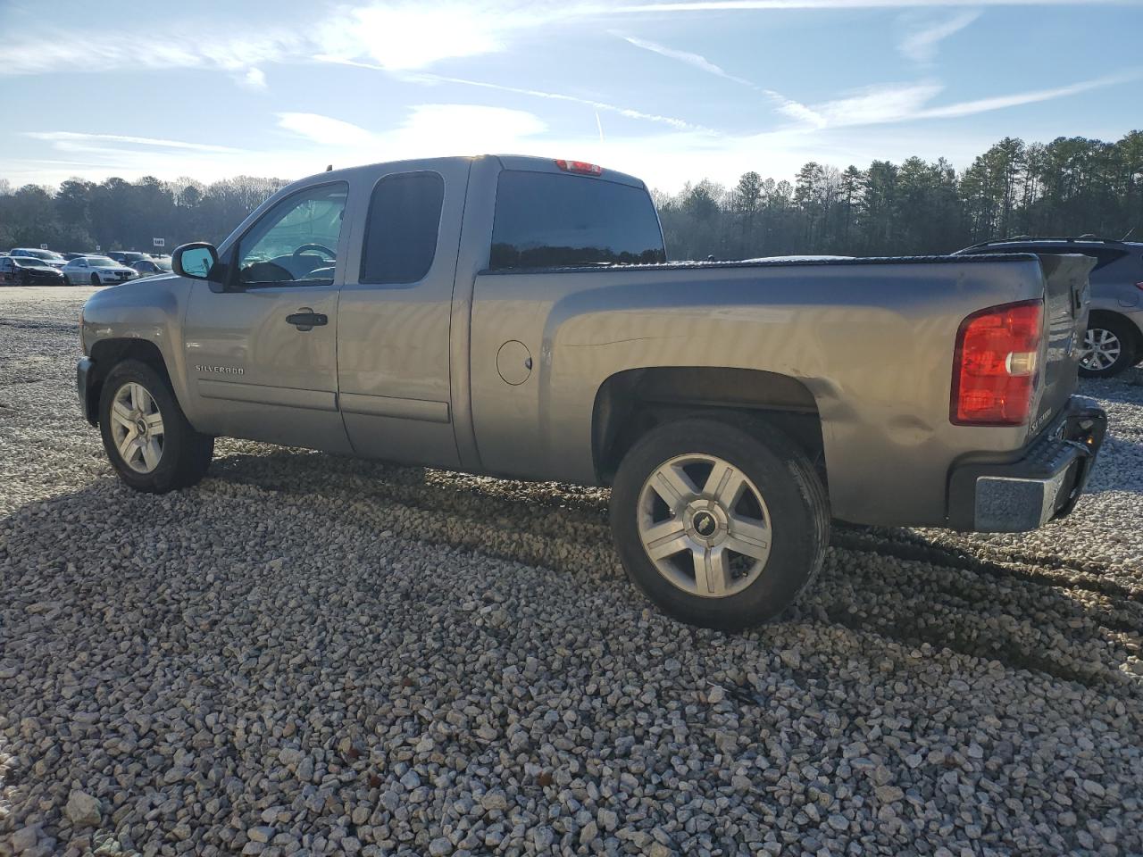 2007 Chevrolet Silverado - Image 2