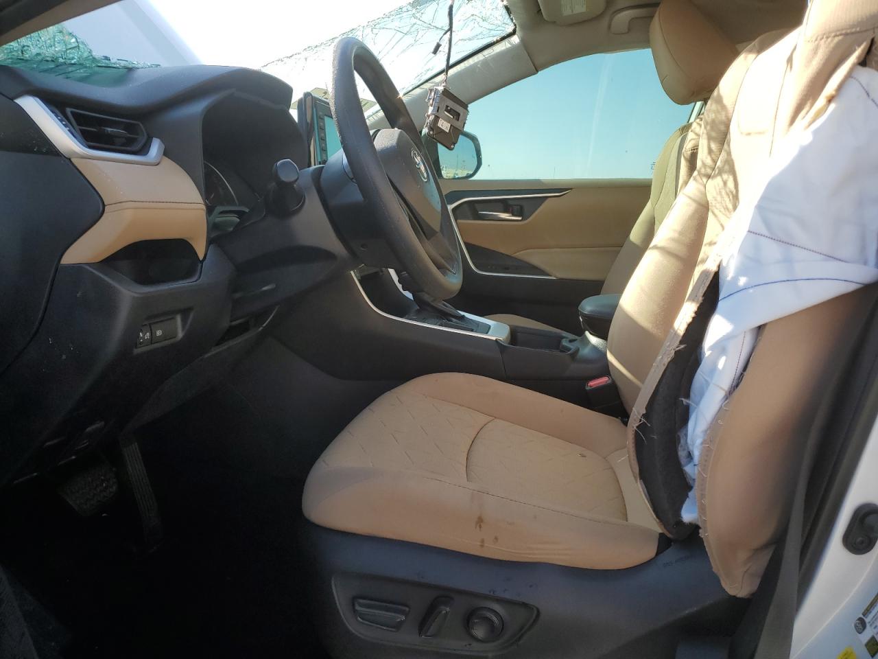2020 Toyota RAV 4 - Image 7