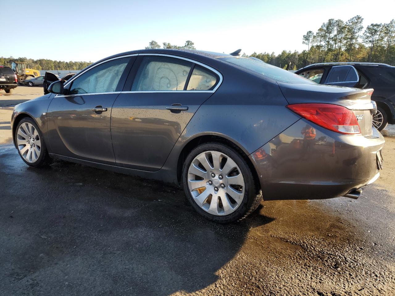 2011 Buick Regal - Image 2