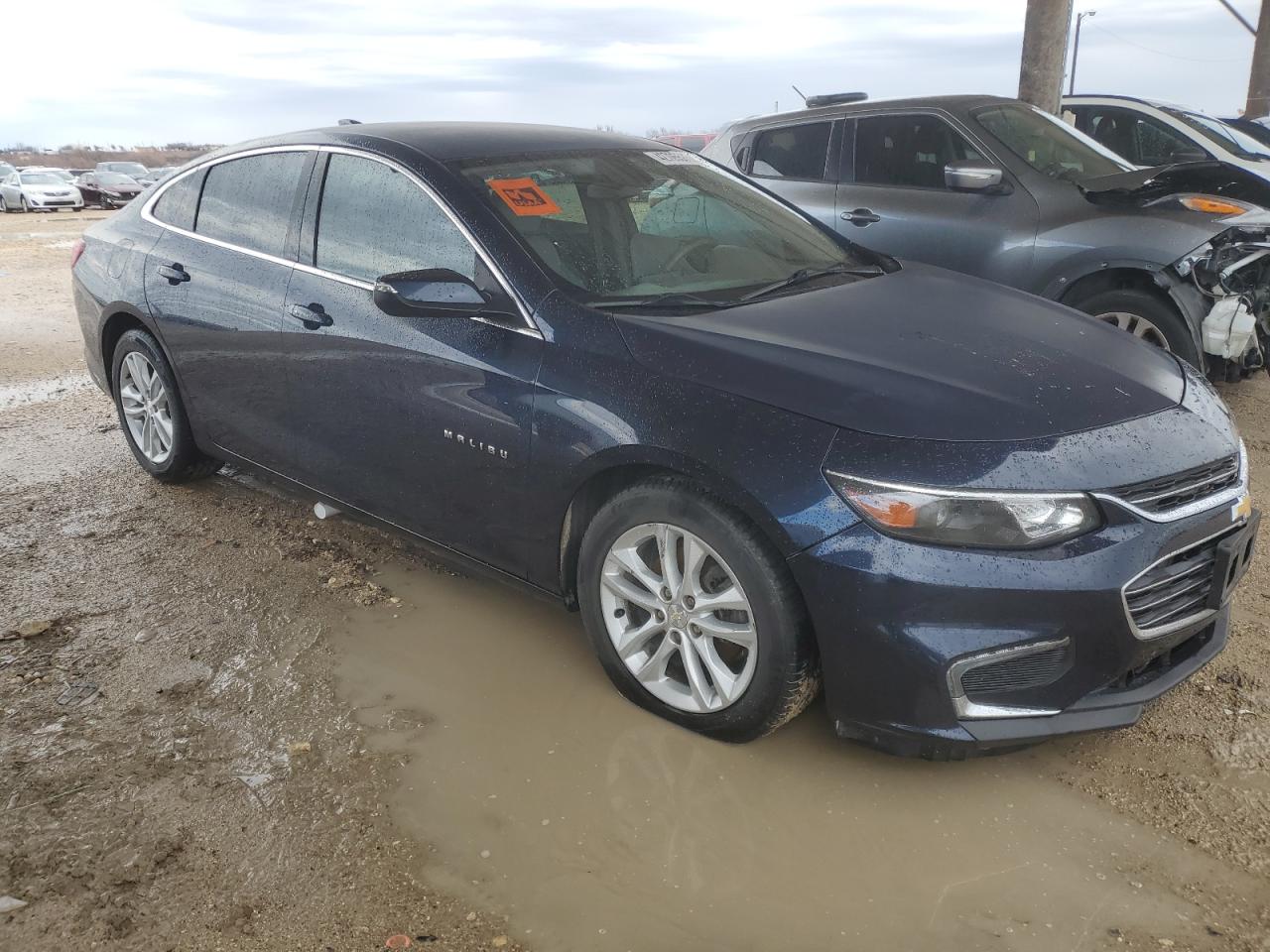 2017 Chevrolet Malibu - Image 4