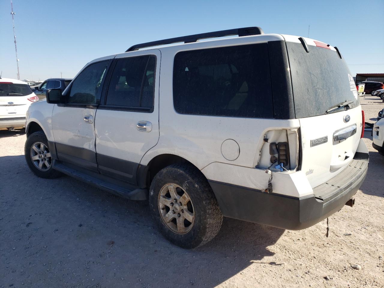 2011 Ford Expedition - Image 2