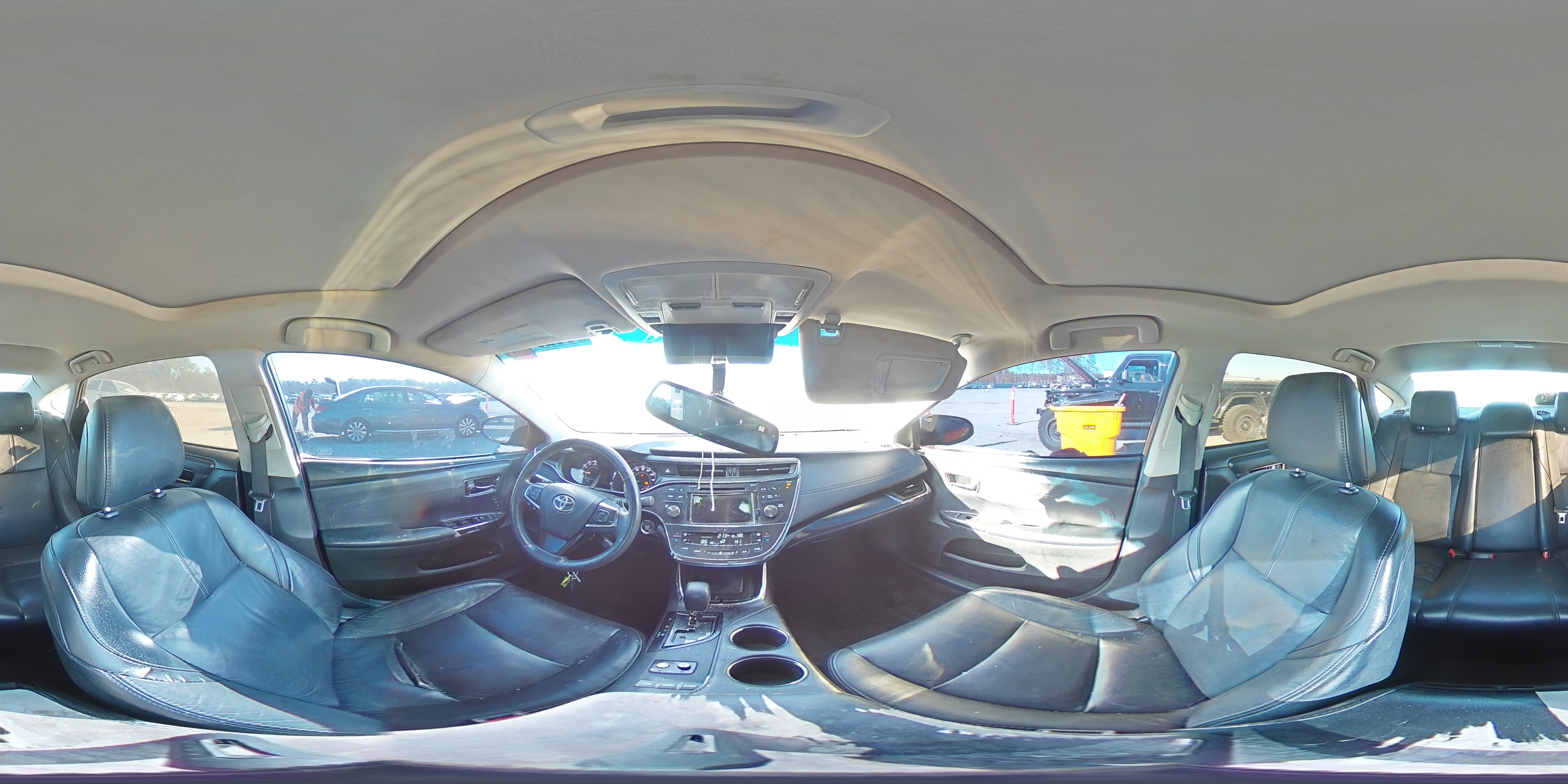2016 Toyota Avalon - Image 13