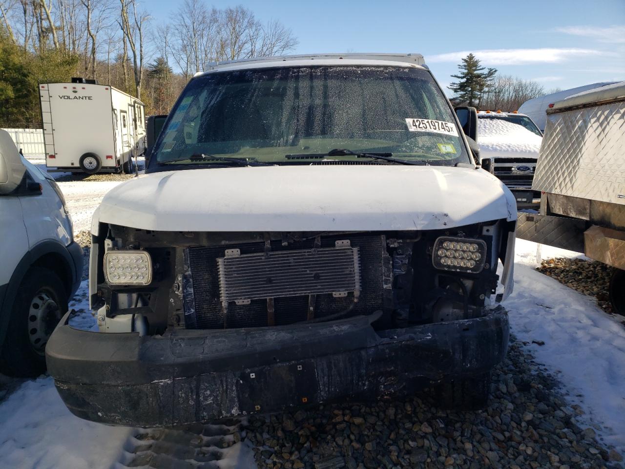 2009 GMC Savana - Image 5