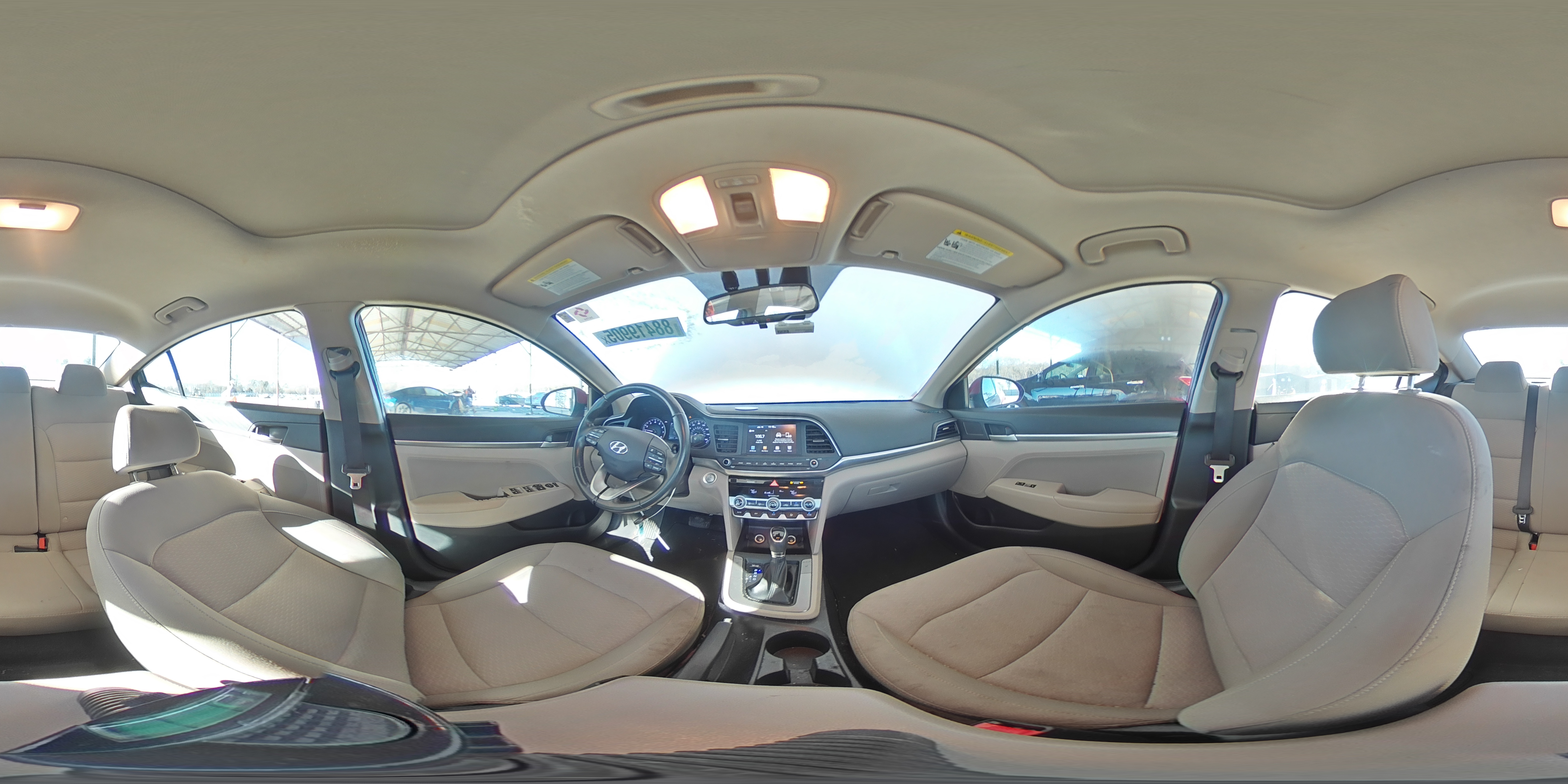2019 Hyundai Elantra - Image 13