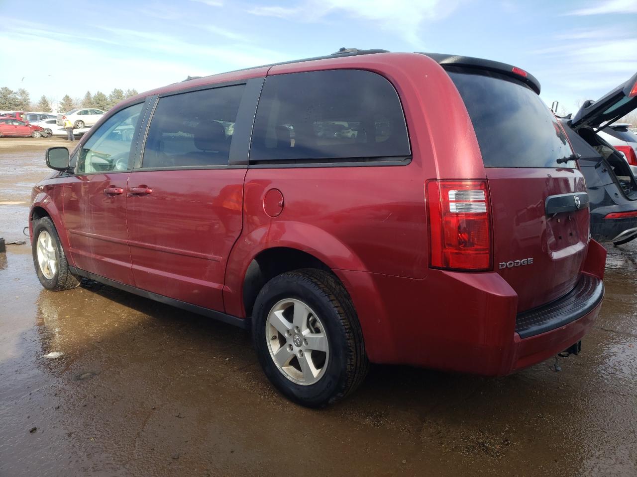 2010 Dodge Caravan - Image 2