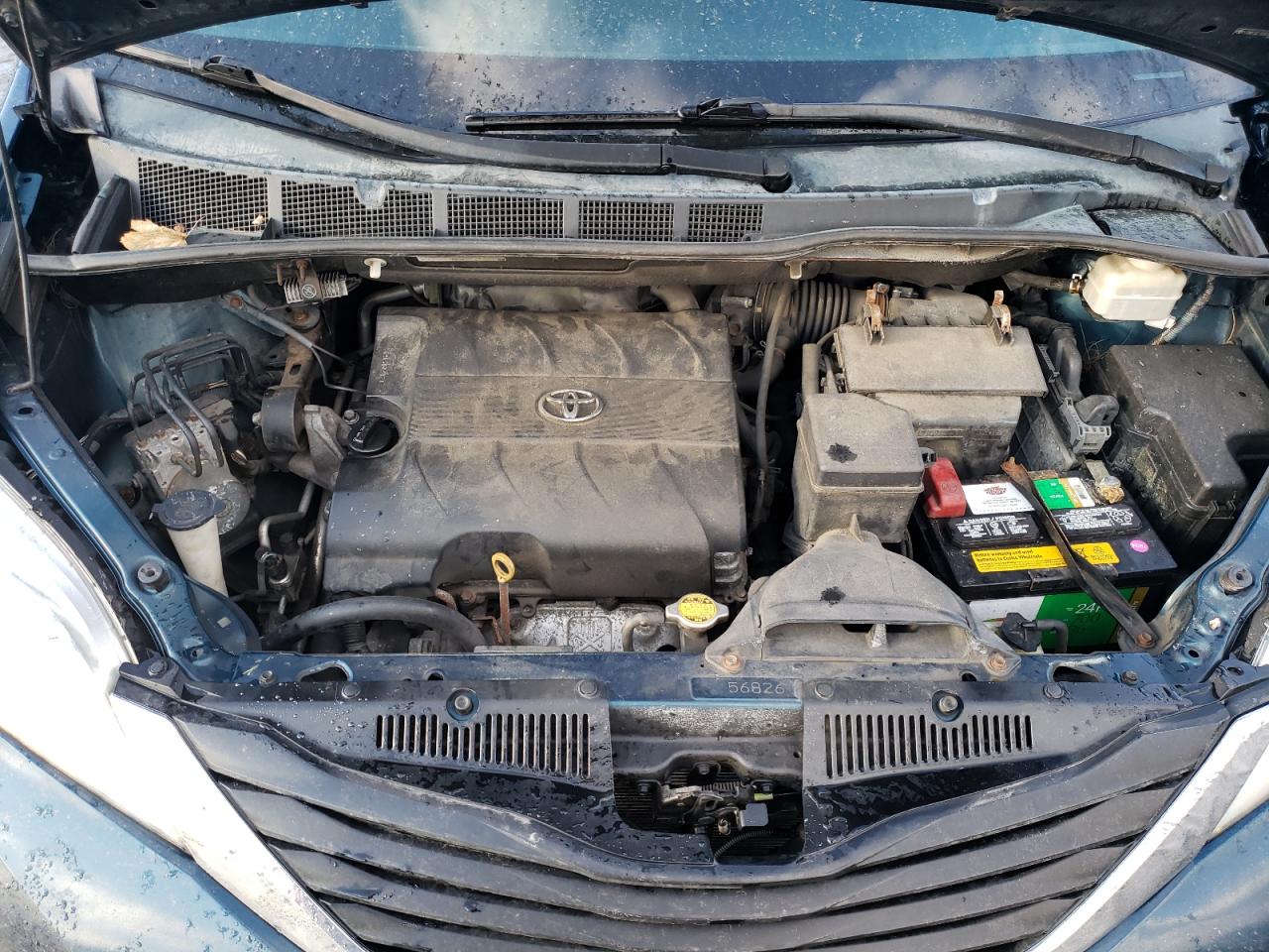 2011 Toyota Sienna - Image 12