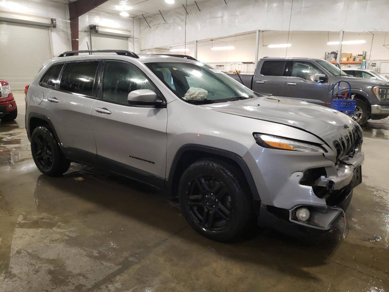 2016 Jeep Grand Cherokee - Image 4