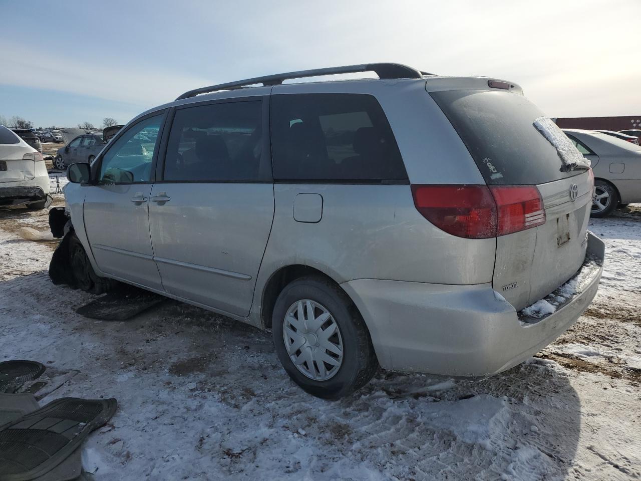 2004 Toyota Sienna - Image 2