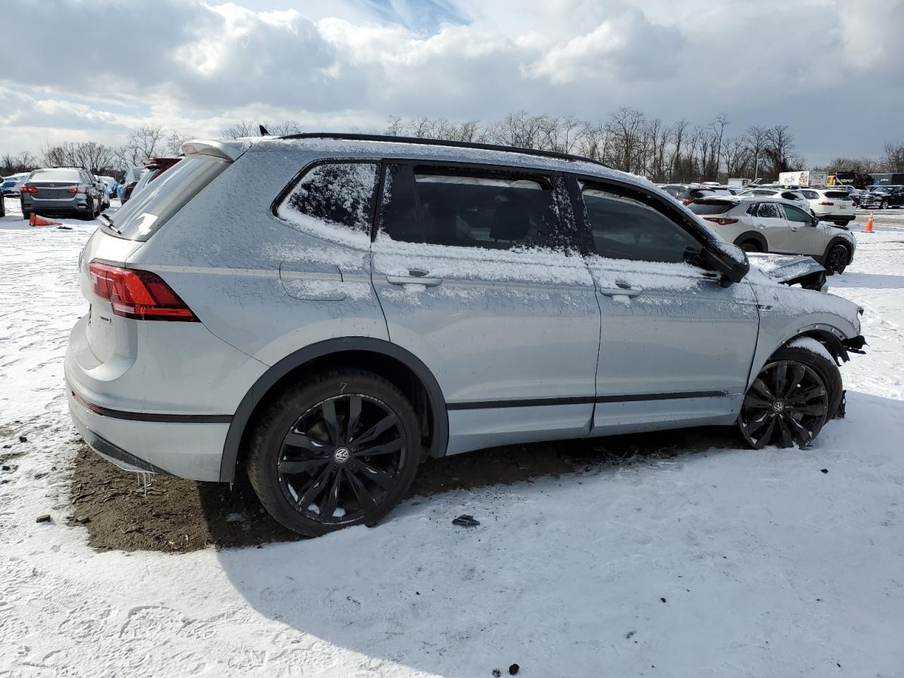2021 Volkswagen Tiguan - Image 3