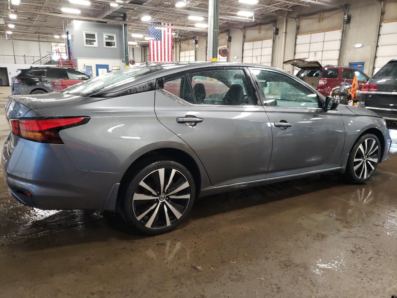 2020 Nissan Altima - Image 3