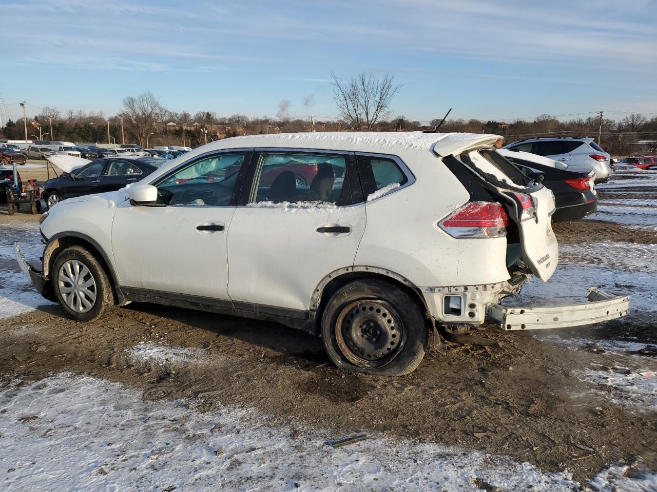 2016 Nissan Rogue - Image 2